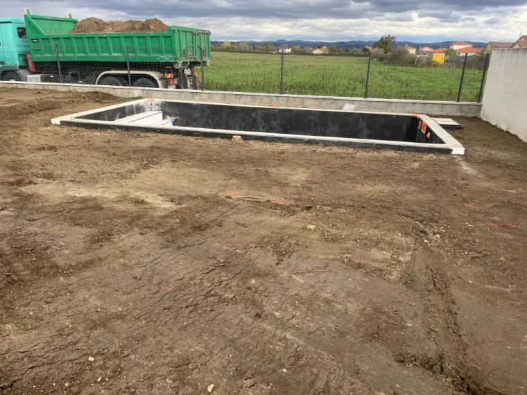 Travaux de terrassement de piscine vers Montbrison, Saint-Étienne, Damon Extérieur